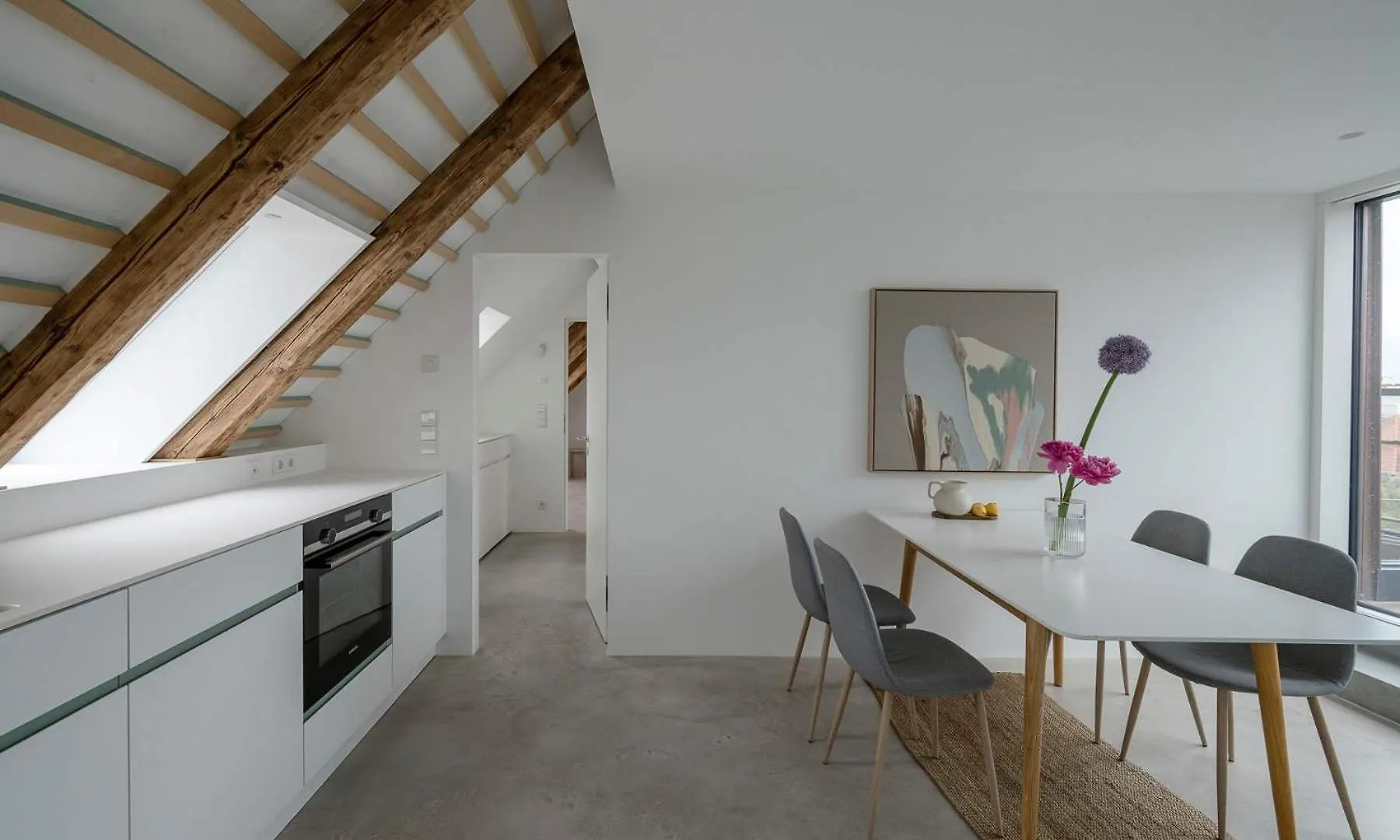 Quiet Meets Elegance In Munichs Center Lejlighed 0*,  Tyskland