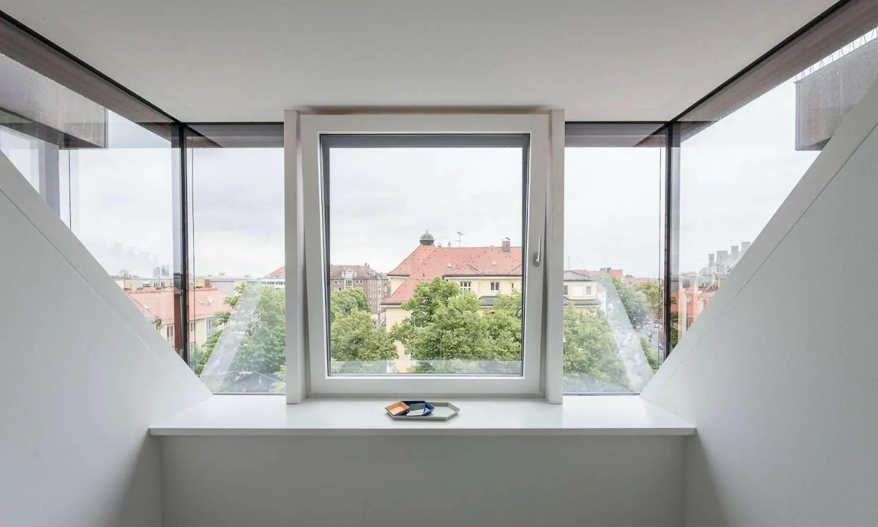 Quiet Meets Elegance In Munichs Center Lejlighed 0*,