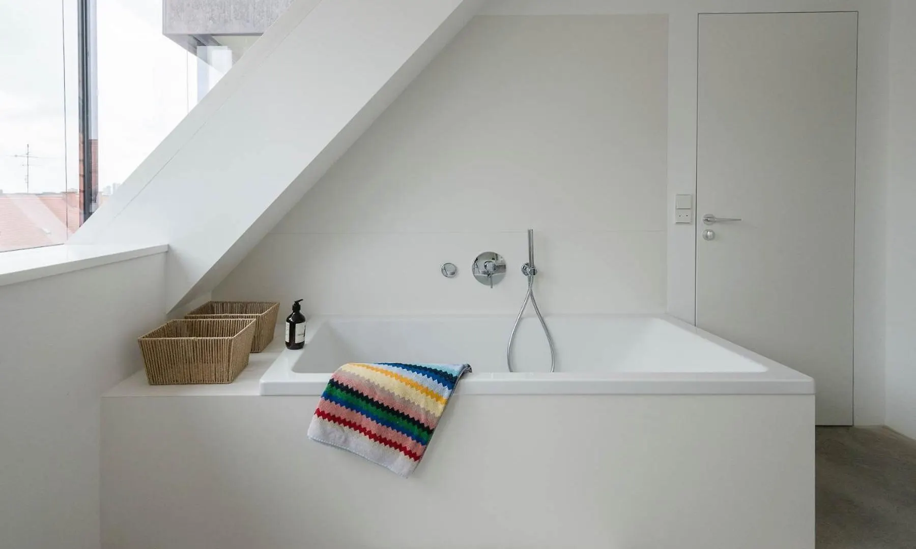 Quiet Meets Elegance In Munichs Center Lejlighed 0*,  Tyskland